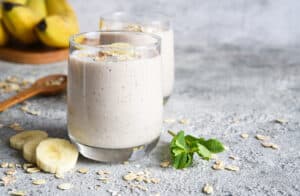 delicioso licuado mananero de platano con avena y leche