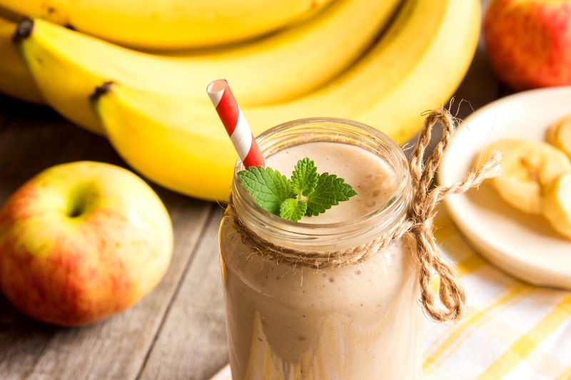 Delicioso licuado de avena con plátano y manzana